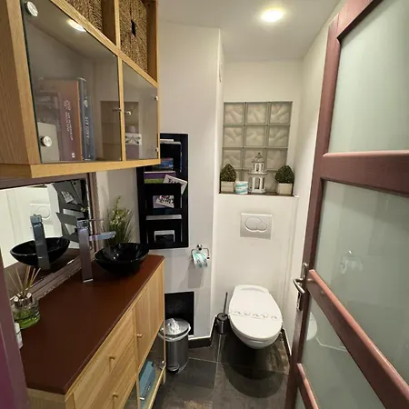 Siena - 6 Personnes Avec Terrasse Et Jacuzzi Plein Coeur Centre-ville Quartier Du Port De Apartamento *