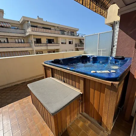 Apartamento Siena - 6 Personnes Avec Terrasse Et Jacuzzi Plein Coeur Centre-ville Quartier Du Port De Niza